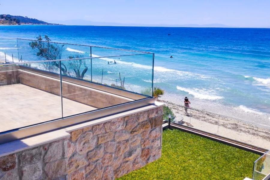 Case cu vedere la mare de 4 camere spre vanzare in Grecia | Fourka