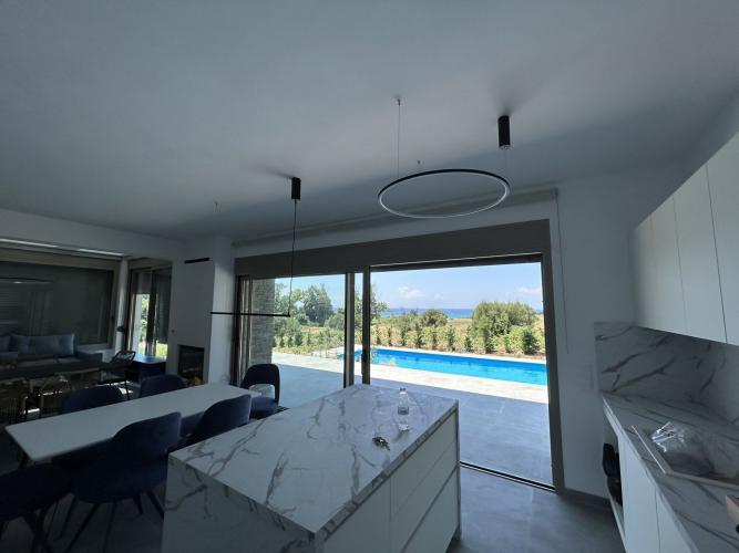 Casă individuală într-un complex Halkidiki Kassandra