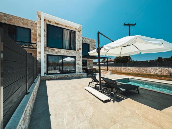 Mezoneta complet mobilata si utilata de vanzare in Halkidiki – Gata de locuit, aproape de plaja